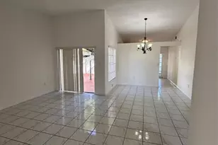 19783 NW 64th Pl, Hialeah, FL 33015 - Photo 6