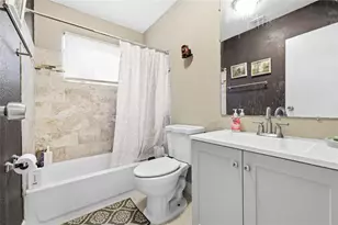 11411 NW 38th Pl, Sunrise, FL 33323 - Photo 12