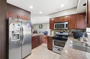 11411 NW 38th Pl, Sunrise, FL 33323 - Photo 20