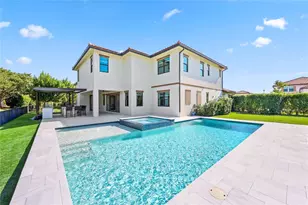 12043 N Baypoint Cir, Parkland, FL 33076 - Photo 2