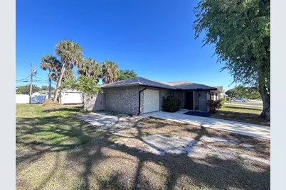 1313 SW Bellevue Ave, Port Saint Lucie, FL 34953 - Photo 2