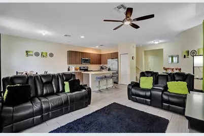 4875 NW 55th Pl, Tamarac, FL 33319 - Photo 12