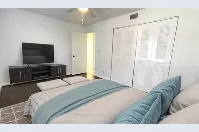 310 SW 79th Way, North Lauderdale, FL 33068 - Photo 6