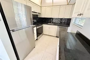 84 Mansfield B, Boca Raton, FL 33434 - Photo 4