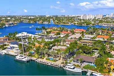 2430  Del Lago Dr, Fort Lauderdale, FL 33316 - Photo 4