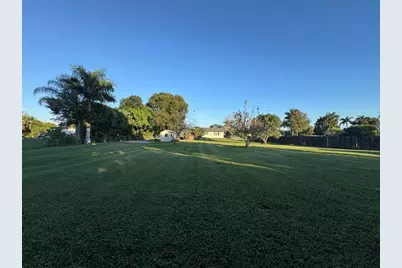 5221 SW 201st Terrace, Southwest Ranches, FL 33332 - Photo 4