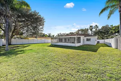 4447  Holly Dr, Palm Beach Gardens, FL 33410 - Photo 18