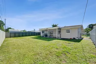 8211 NW 10th St, Pembroke Pines, FL 33024 - Photo 32