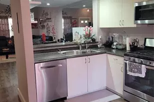 8121 San Carlos Cir, Tamarac, FL 33321 - Photo 10