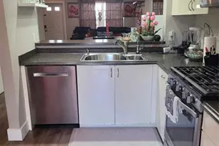 8121 San Carlos Cir, Tamarac, FL 33321 - Photo 12