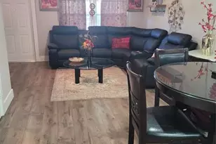 8121 San Carlos Cir, Tamarac, FL 33321 - Photo 4