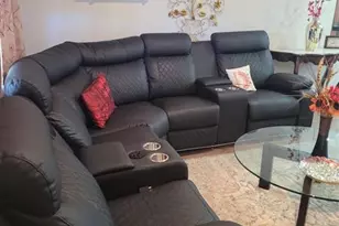 8121 San Carlos Cir, Tamarac, FL 33321 - Photo 2