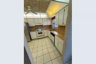 10442  Sunrise Lakes Blvd, Unit #303, Sunrise, FL 33322 - Photo 6