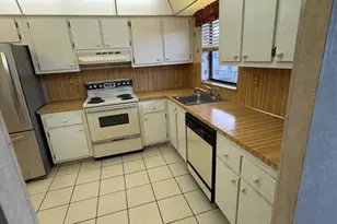 10442 Sunrise Lakes Blvd, Sunrise, FL 33322 - Photo 6