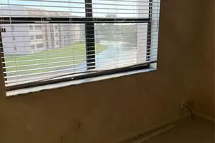 10442 Sunrise Lakes Blvd, Sunrise, FL 33322 - Photo 12