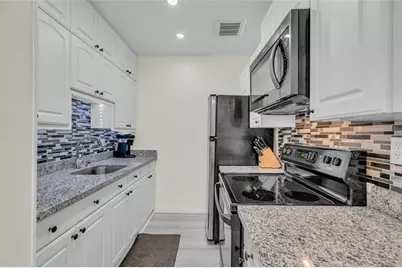 1050 SW 11th St, Unit #1L, Hallandale Beach, FL 33009 - Photo 4