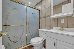 1050 SW 11th St, Hallandale Beach, FL 33009 - Photo 6