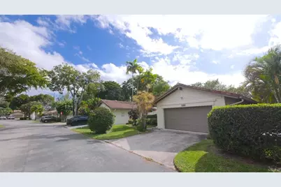 5616  Hammock Ln, Unit #114, Lauderhill, FL 33319 - Photo 2