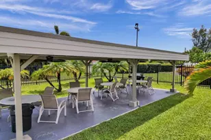 9516 NW 80th Ct, Tamarac, FL 33321 - Photo 32