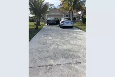 944 SW  Delrio Blvd, Port Saint Lucie, FL 34953 - Photo 8