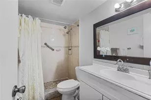 8220 SW 24th St, North Lauderdale, FL 33068 - Photo 16