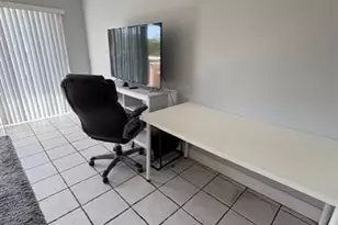 365 NE 125th St, North Miami, FL 33161 - Photo 8