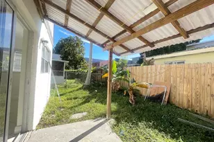 8010 SW 7th St, North Lauderdale, FL 33068 - Photo 18