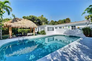 10 S Swinton Cir, Delray Beach, FL 33444 - Photo 2