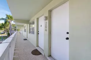 1900 NE 8th Ct, Fort Lauderdale, FL 33304 - Photo 4