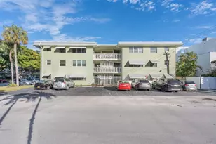 1900 NE 8th Ct, Fort Lauderdale, FL 33304 - Photo 2