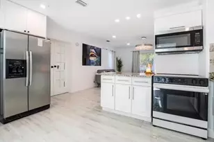 408 NE 26th Dr, Wilton Manors, FL 33334 - Photo 10