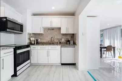 408 NE 26th Dr, Wilton Manors, FL 33334 - Photo 8