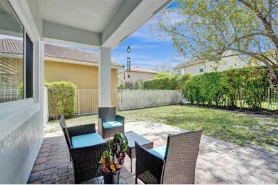 12652 NW 6th Ct, Coral Springs, FL 33071 - Photo 4