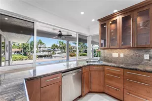 2443 NE 26th St, Lighthouse Point, FL 33064 - Photo 18