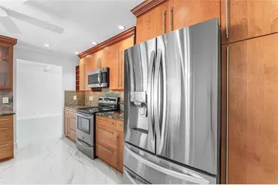 2443 NE 26th St, Lighthouse Point, FL 33064 - Photo 14