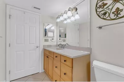 7340  Lake Circle Dr, Unit #301, Margate, FL 33063 - Photo 24