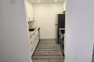 251 SW 132nd Way, Pembroke Pines, FL 33027 - Photo 4