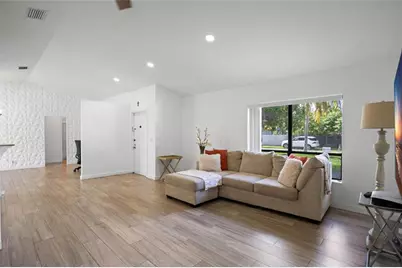 8211 SW 13th Ct, North Lauderdale, FL 33068 - Photo 18