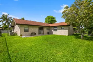 8211 SW 13th Ct, North Lauderdale, FL 33068 - Photo 10