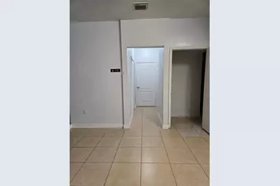 7060 NW 177th St, Unit #103, Hialeah, FL 33015 - Photo 18