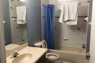 7060 NW 177th St, Hialeah, FL 33015 - Photo 8