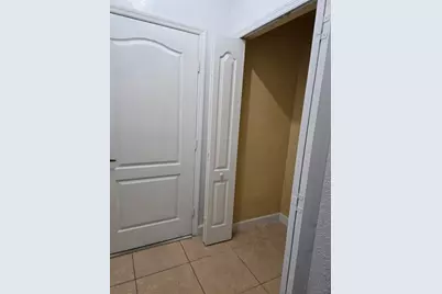 7060 NW 177th St, Unit #103, Hialeah, FL 33015 - Photo 14