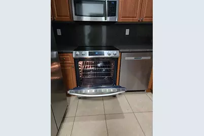 7060 NW 177th St, Unit #103, Hialeah, FL 33015 - Photo 30