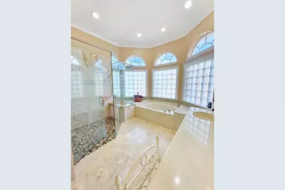 7107  Pinecreek Ln, Coconut Creek, FL 33073 - Photo 16