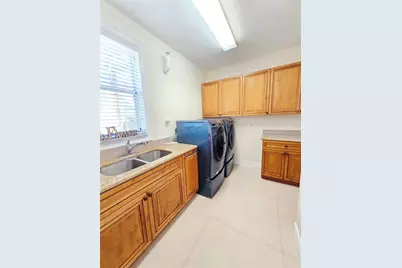 7107  Pinecreek Ln, Coconut Creek, FL 33073 - Photo 32