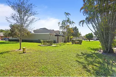 1111  Windward Dr, Pembroke Pines, FL 33026 - Photo 6