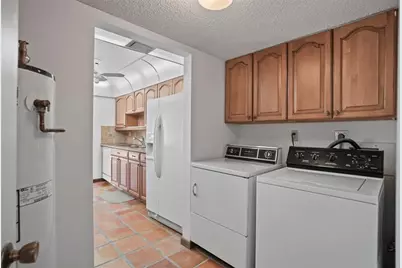 1111  Windward Dr, Pembroke Pines, FL 33026 - Photo 38