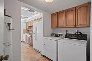 1111 Windward Dr, Pembroke Pines, FL 33026 - Photo 38