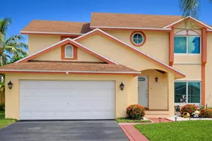 9741 SW 9th Ct, Pembroke Pines, FL 33025 - Photo 2