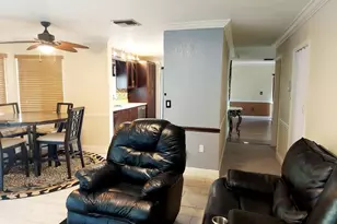 9741 SW 9th Ct, Pembroke Pines, FL 33025 - Photo 16